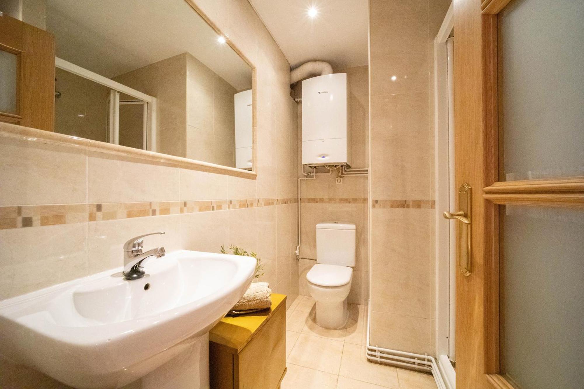 Apartamento Con Encanto Y Luz En Pleno Centro Madrid Exterior foto