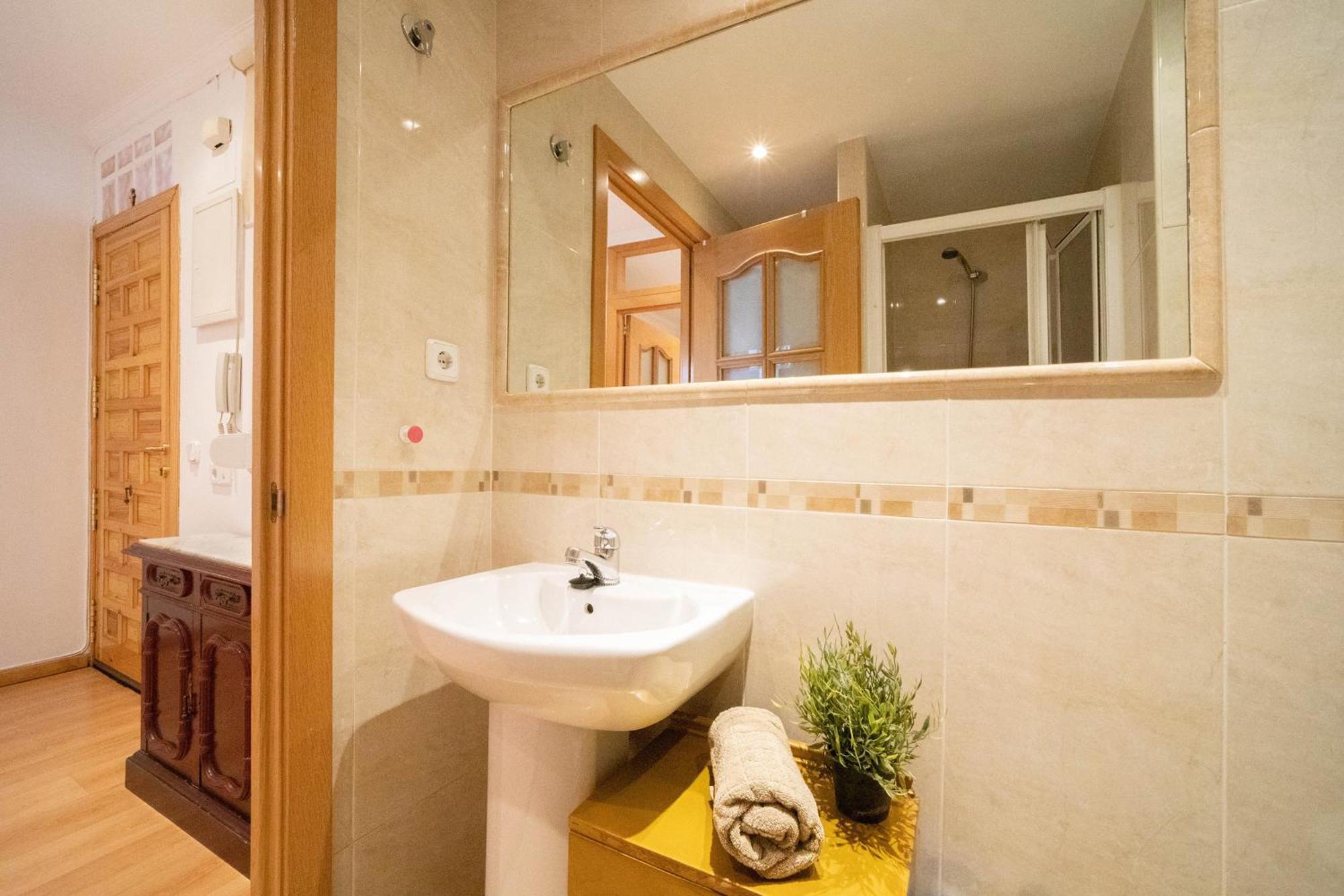 Apartamento Con Encanto Y Luz En Pleno Centro Madrid Exterior foto
