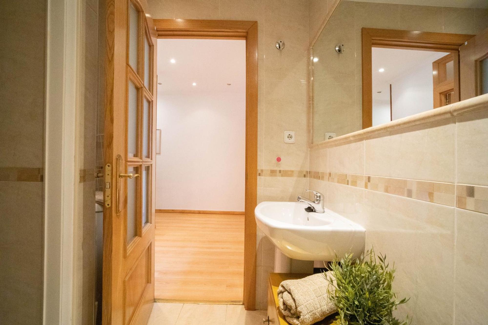 Apartamento Con Encanto Y Luz En Pleno Centro Madrid Exterior foto